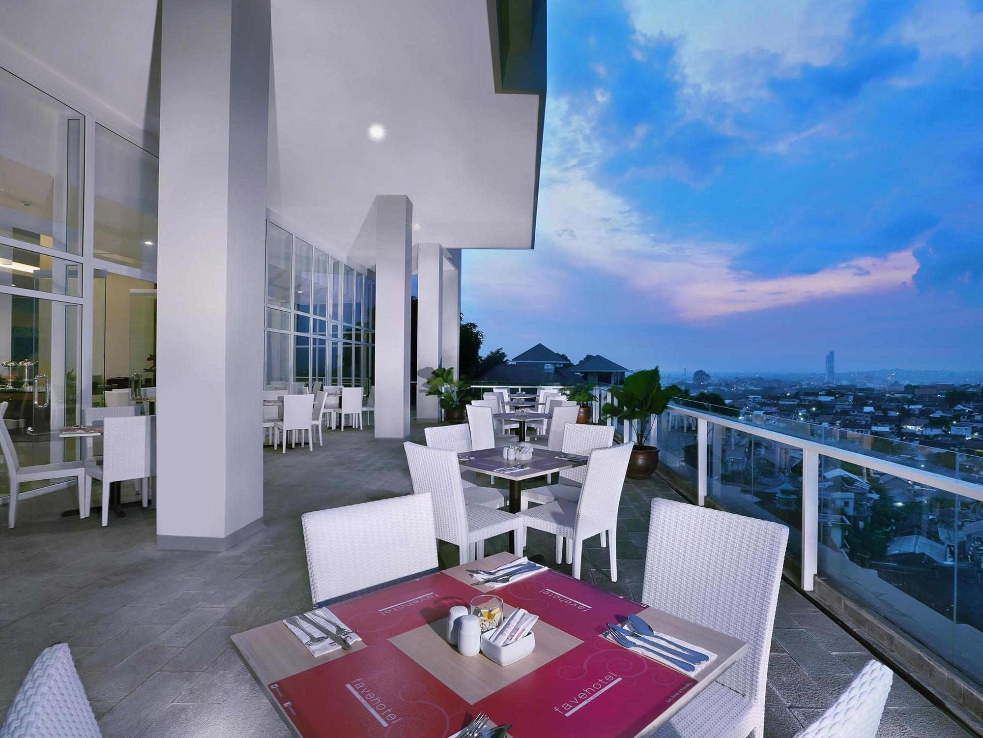 Favehotel Simpang Lima - Semarang Exterior foto